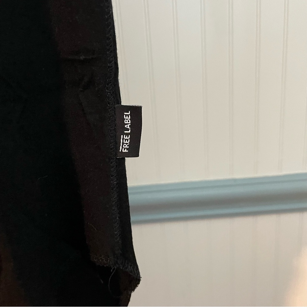Free Label Tee - Picture 4 of 5
